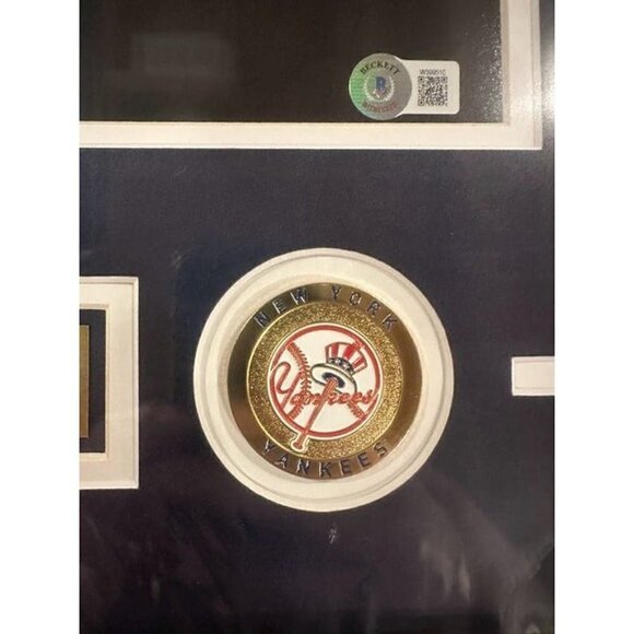 Don Mattingly signed autographed New York Yankees 16x20 photo framed Beckett - Picture 5 of 6